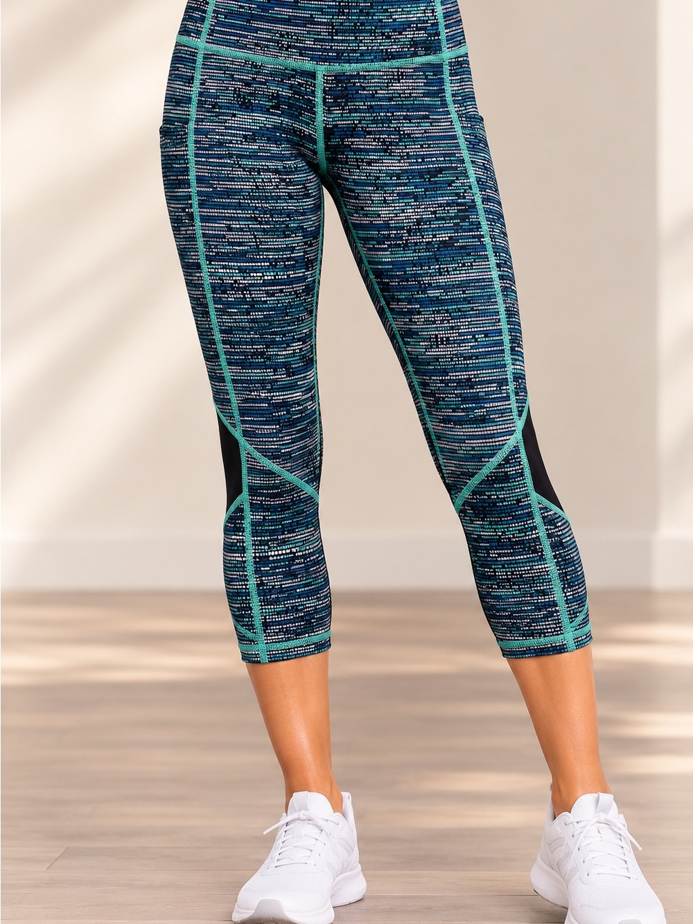 Lululemon Run Inspire Crop II Leggings Size 8 Teal Black